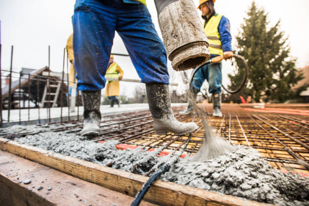 Best Custom Concrete Contractor  in Pinckney, MI